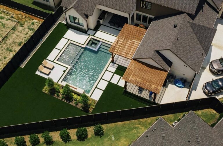 From Back Door to Backyard Oasis: Your Outdoor Living Flow Guide